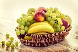 health update ; –  इन  5  हरे फल  को  डाइट में सेवन करने से मिलेंगे कमाल के फायदे।