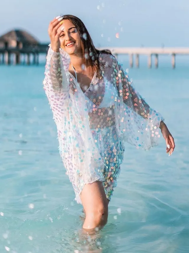 sonakshi-in-bikini